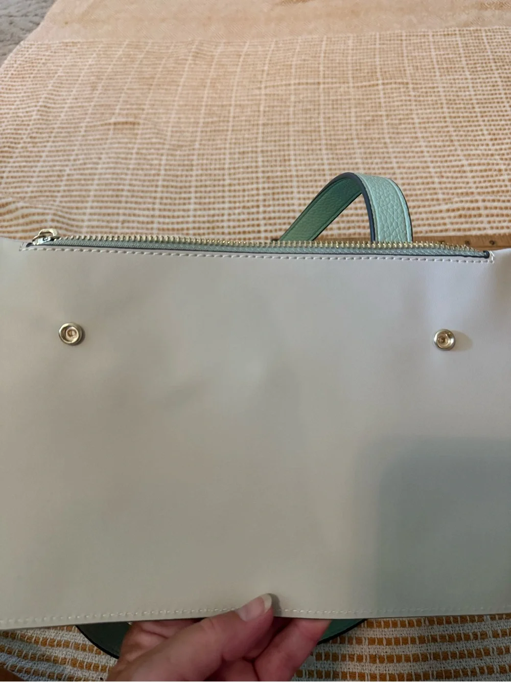 Jessica Moore Mint Green Vegan Leather Handbag.   NWOT